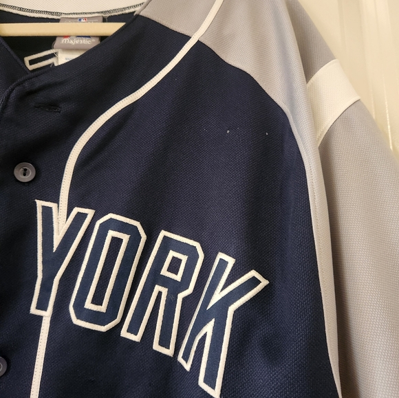 Authentic New York Yankees Jeter Jersey - Picture 2 of 7